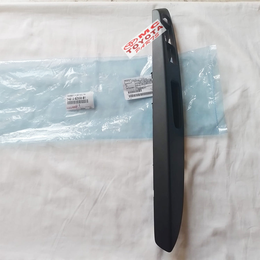 Tarikan Pintu Panel Power Window Depan Kanan Agya Ayla 74813-BZ030-B1
