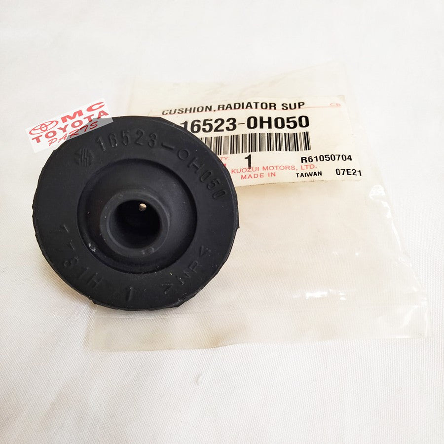 Karet Seal Grommet Radiator Atas Original Toyota Camry Hybrid 2006-2015 16523-0H050