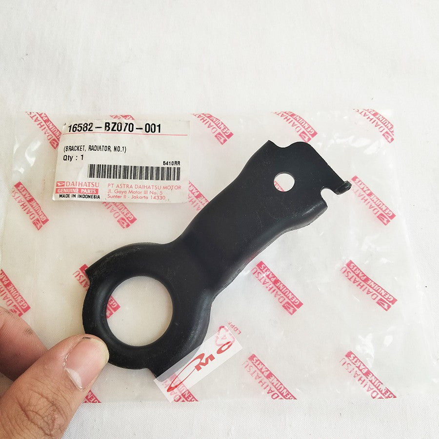 Breket Braket Bracket Dudukan Radiator Bagian Atas All New Avanza Xenia Original 16582-BZ070-001