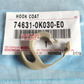Cantolan Gantungan Baju Hook Coat Innova Fortuner Hilux 74631-0K030-E0