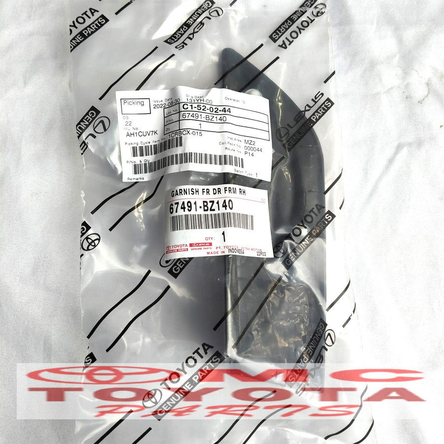 Garnish Segitiga Dalam Spion Depan Kanan Calya Sigra 67491-BZ140
