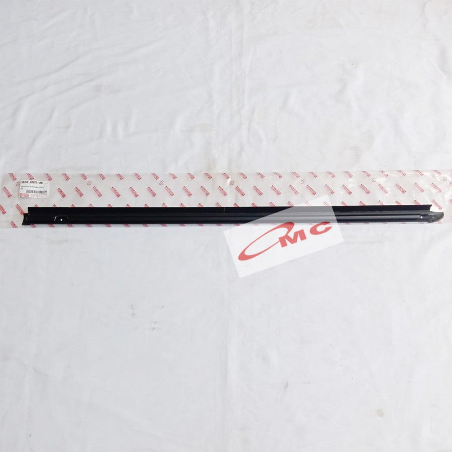 Pelipit Pintu Karet Kaca Luar Belakang Kanan Granmax 68163-BZ070-001