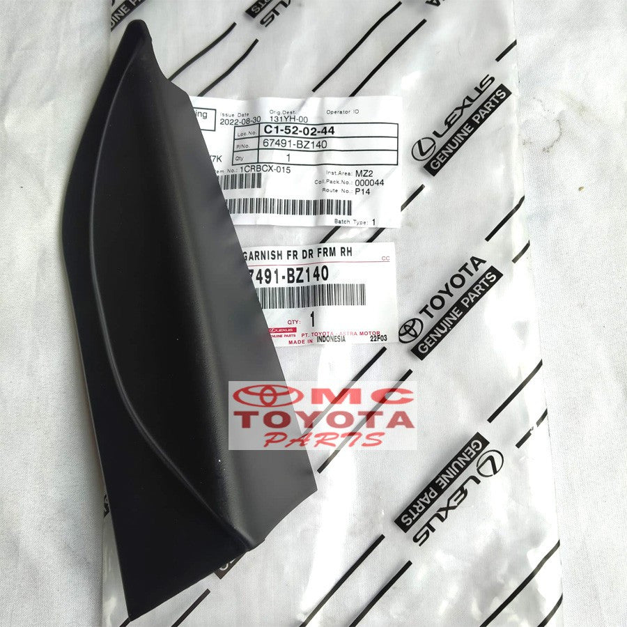Garnish Segitiga Dalam Spion Depan Kanan Calya Sigra 67491-BZ140