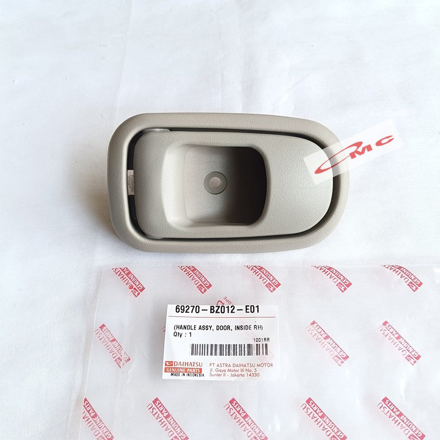 Handle Handel Gagang Pintu Bagian Dalam Depan Belakang Kanan Avanza Xenia 1300cc & 1500cc Agya 69270-BZ012-E01