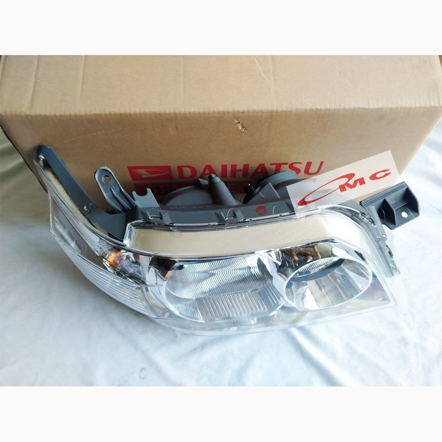 Lampu Depan Head Lamp Kanan Daihatsu Luxio 81110-BZ140-001