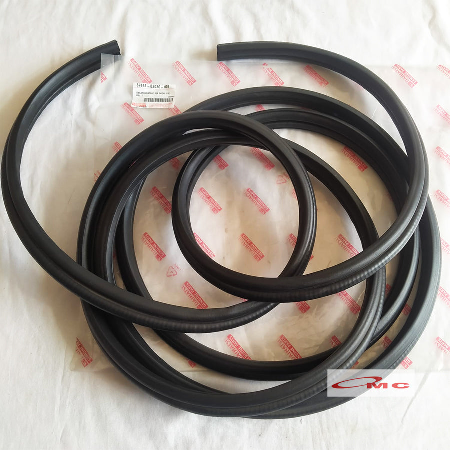 Karet Pintu Tengah Kiri Original Gran Max Luxio 67872-BZ020-001