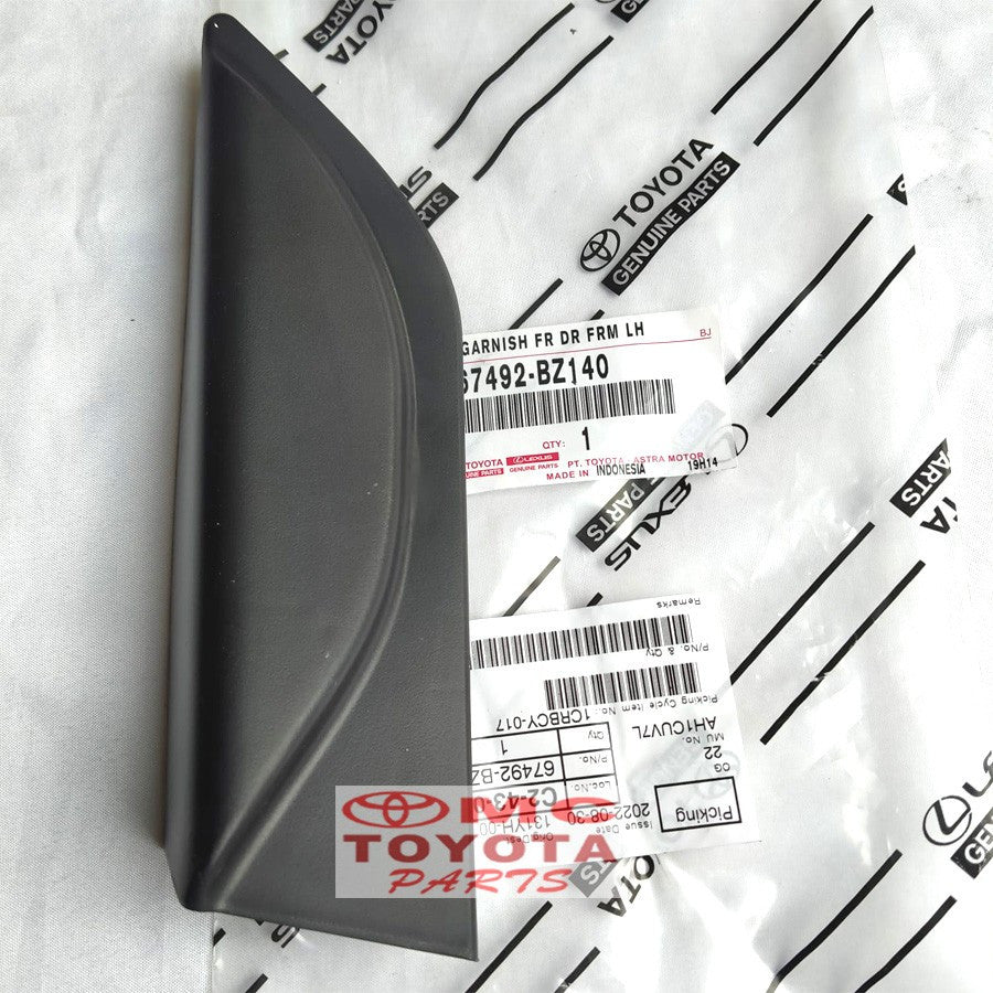Garnish Segitiga Dalam Spion Depan Kiri Calya Sigra 67492-BZ140