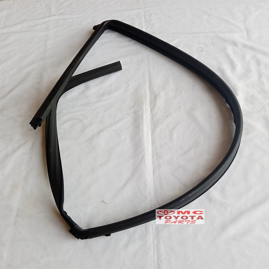 Karet Channel Kaca Pintu Depan Kiri Toyota Agya Ayla 68151-BZ101