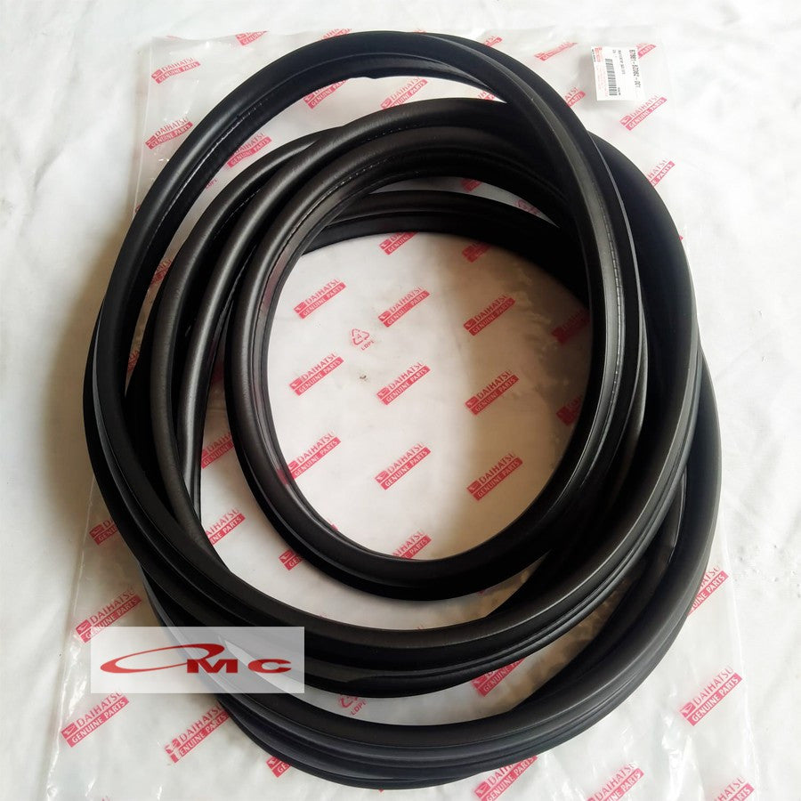 Karet Body Pintu Bagasi Belakang Gran Max Luxio 67881-BZ082-001