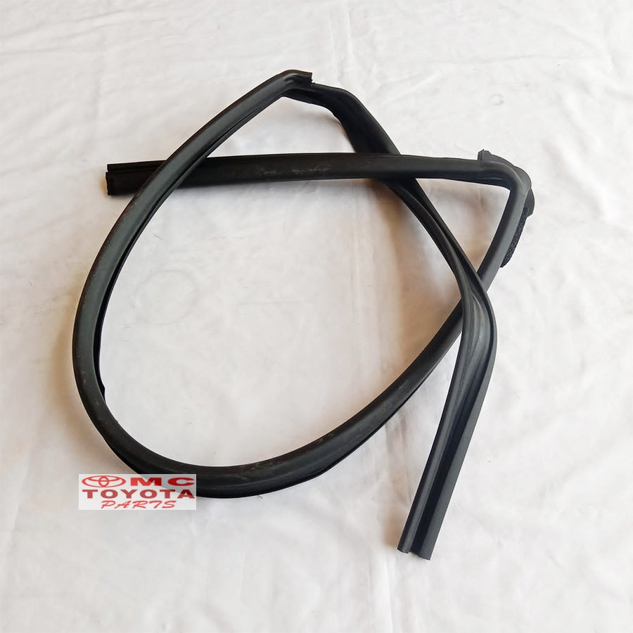 Karet Channel Kaca Pintu Depan Kiri Toyota Agya Ayla 68151-BZ101