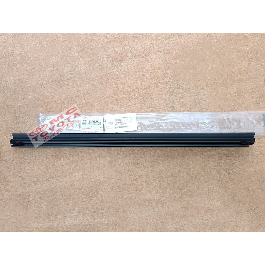 Pelipit Pintu Karet Kaca Bagian Dalam Depan Belakang Kanan Kiri Toyota Mark X Markx Ori 68172-22040 68173-22050 68174-22040