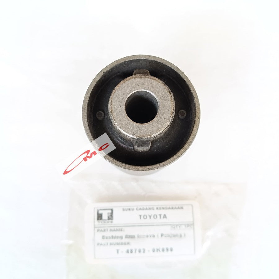 Karet Bush Bushing Bosh Arm Bawah Belakang Besar Toyota Fortuner 48702-0K090-TD