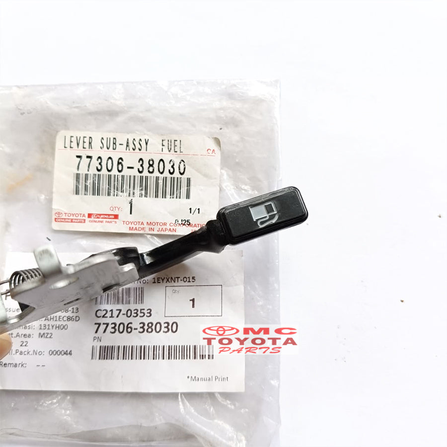 Tuas Pembuka Tutup Bensin Original Toyota Kijang Kapsul 77306-38030 Handel Handle Bukaan Tutup Tanki Bensin Lever Tuas Tarikan Pembuka Tangki Bensin Ori