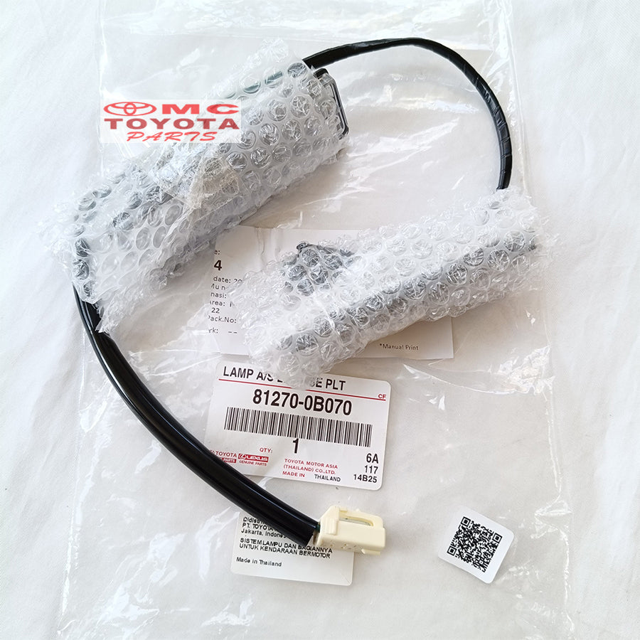 Lampu Plat Nomor Belakang Kijang Kapsul Innova Fortuner VNT Original Toyota 81270-0B070 1set Lampu Plat Nomer LED Super Bright Lampu Plat Nomor Bagasi Inova 1 Set Ori