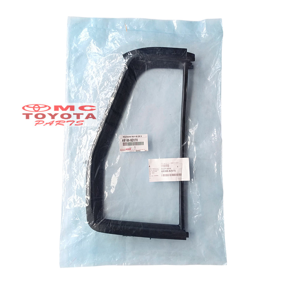 Karet Kaca Mati Tengah Kanan Kiri Calya Sigra Original 68188-BZ070 / 68189-BZ070 Karet Kaca Mati Pintu Kedua Belakang Karet Channel Kaca Mati