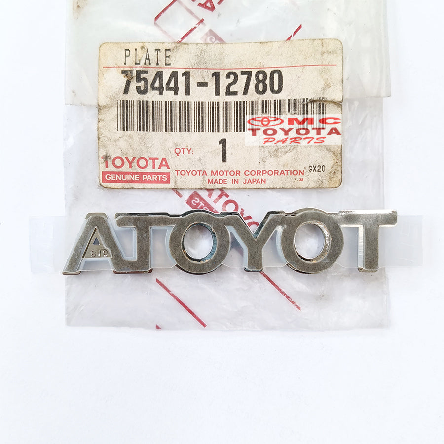 Emblem Belakang Tulisan TOYOTA Chrome Great Corolla All New & Universal Original 75441-12780 Emblem TOYOTA Logo Toyota Sticker Stiker Bagasi Pintu Belakang Ori