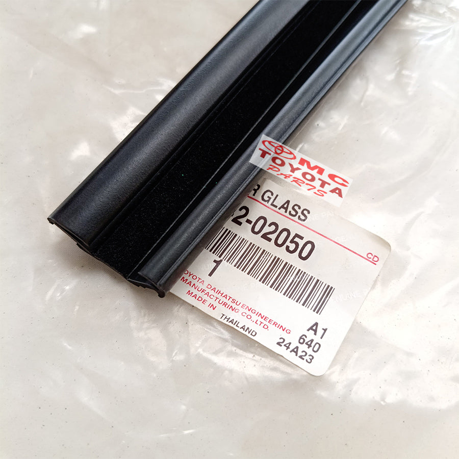 Karet Channel Kaca Pintu Belakang Kanan Kiri Corolla Altis 2001-2007 Original Toyota 68142-02050 / 68152-02050 Karet Chanel Canel Cenel Run Chanel Channel Lis List Karet Kaca Pintu Belakang