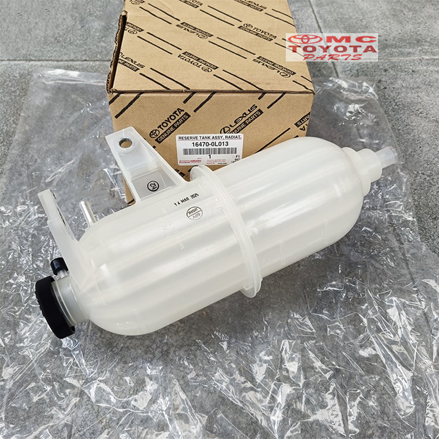 Tabung Cadangan Air Radiator Toyota Kijang Innova Fortuner Hilux Diesel Original 16470-0L013 Tabung Air Cadangan Radiator Tabung Tanki Air Radiator Tabung Radiator Reserve Tank Tenki Tangki Tengki Tabung Air Reservoir