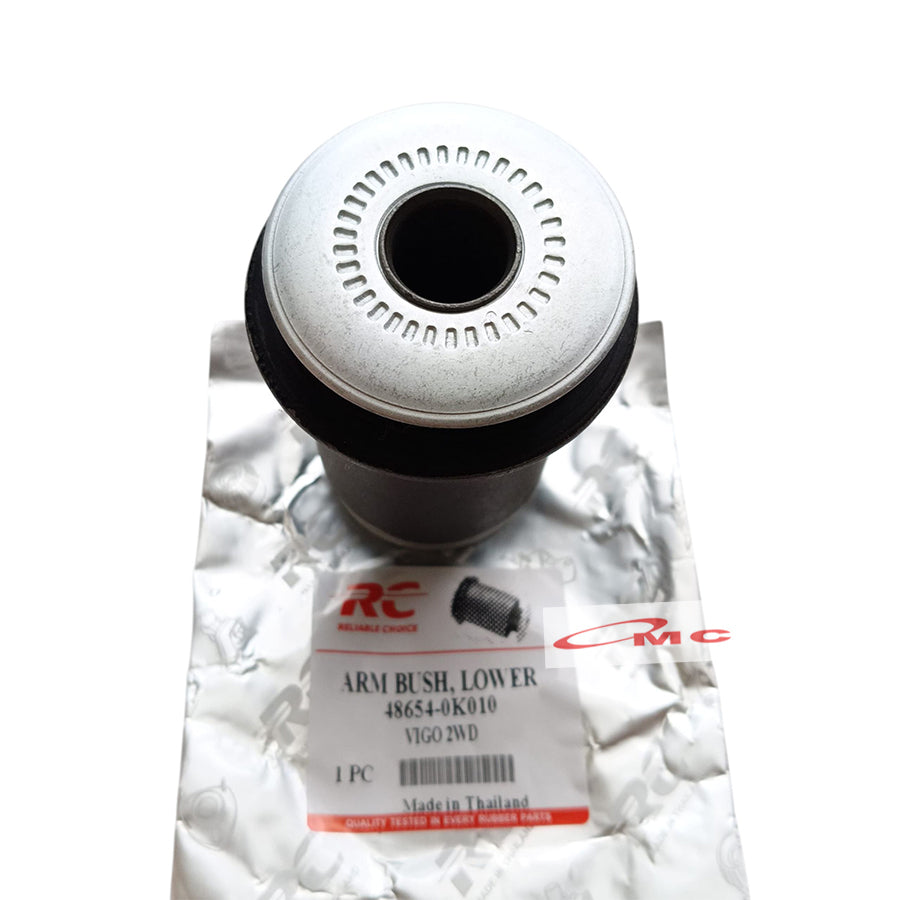 Karet Bushing Arm Kecil Bawah Toyota Kijang Innova Fortuner Hilux 2WD Double Cabin 48654-0K010-RC Karet Bosh Bush Bushing Arm Depan Bawah Kecil 48654-0K010 RC