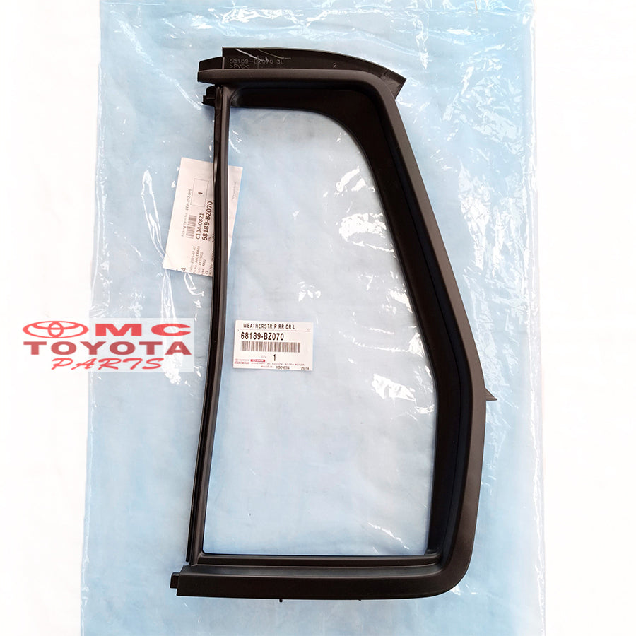 Karet Kaca Mati Tengah Kanan Kiri Calya Sigra Original 68188-BZ070 / 68189-BZ070 Karet Kaca Mati Pintu Kedua Belakang Karet Channel Kaca Mati