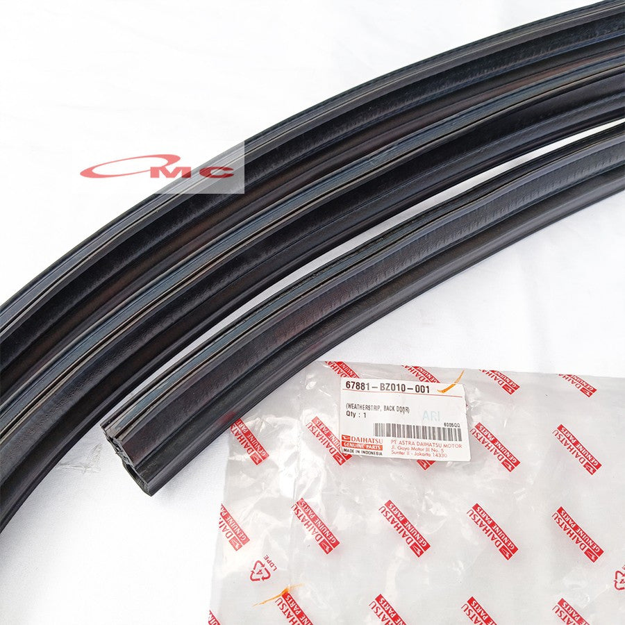 aret Body Pintu Bagasi Belakang Avanza Xenia VVTi Original 67881-BZ010-001 Karet Balon Pintu Bagasi Karet Pintu Belakang