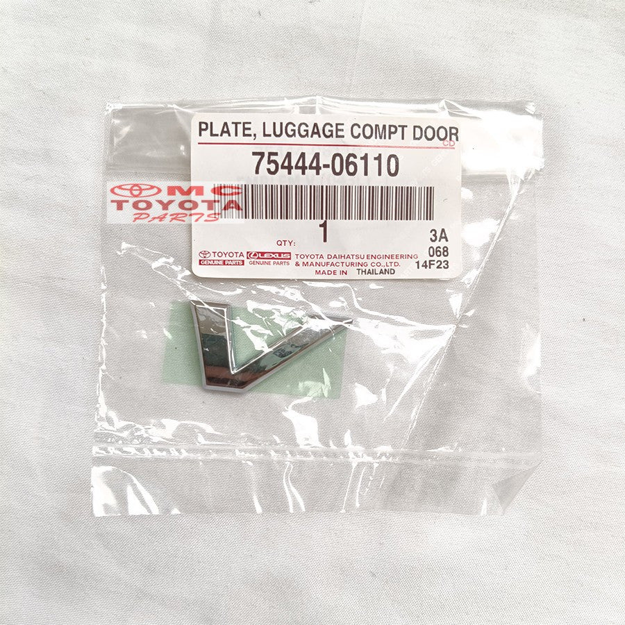Emblem V Camry Original Toyota 75444-06110 Sticker Stiker Logo Tulisan V Chrome New Camry