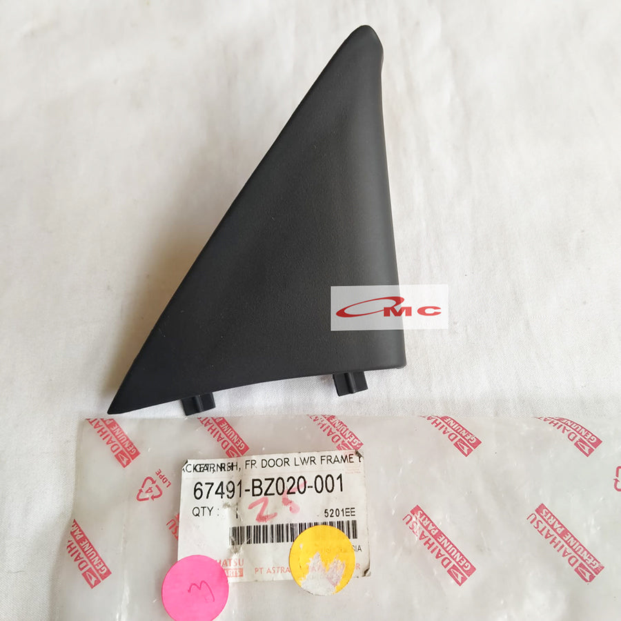 Garnish Pilar Segitiga Spion Dalam Depan Kanan Xenia Avanza Lama 2004-2011 67491-BZ020-001