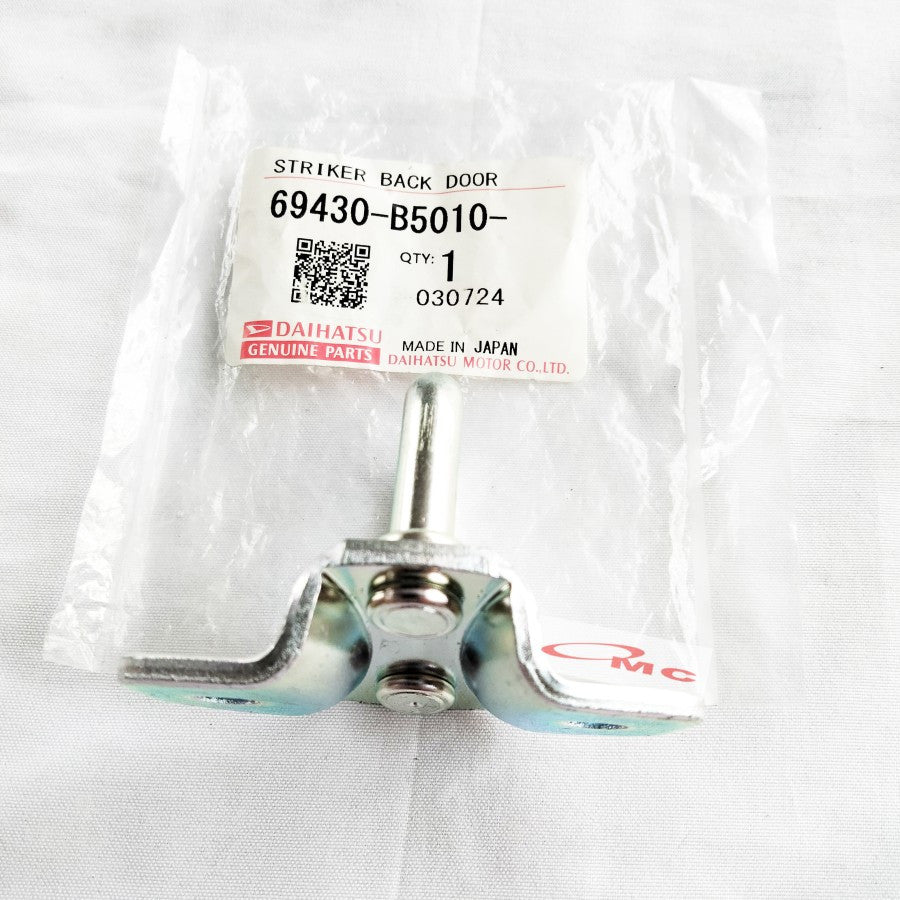 Striker Tahanan Bracket Door Lock Pintu Bagasi Gran Max Original Daihatsu 69430-B5010-000