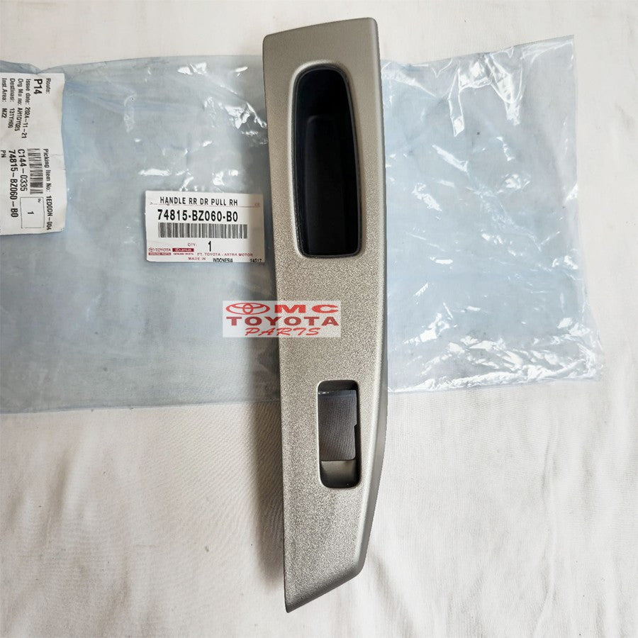 Handle Tarikan Pintu Dalam Panel Power Window Pintu Belakang Tengah Kanan Kiri Agya Ayla Original 74815-BZ060-B0 74816-BZ050-B0
