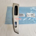 Handle Tarikan Pintu Dalam Panel Power Window Pintu Belakang Tengah Kanan Kiri Agya Ayla Original 74815-BZ060-B0 74816-BZ050-B0