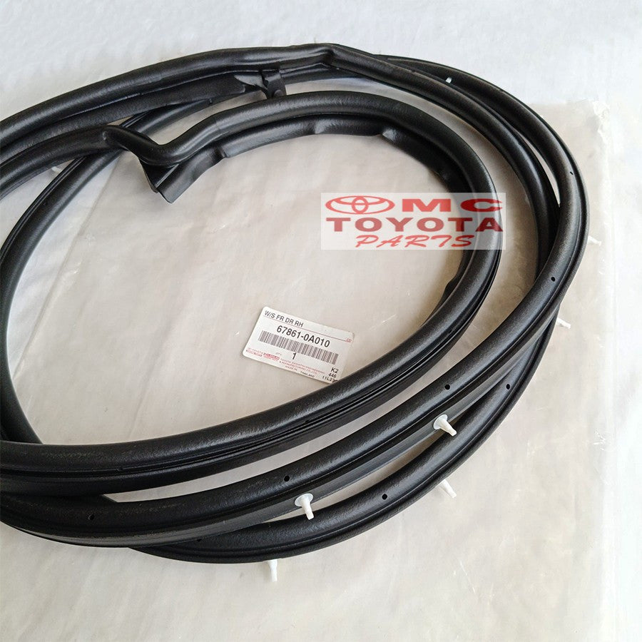 Karet Pintu Depan Kanan Kiri Soluna Original Toyota 67861-0A010 67862-0A010 Karet Pintu Soluna