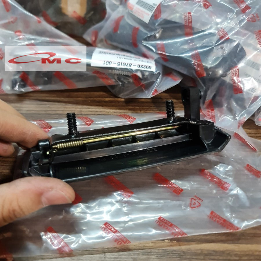 Handle Pintu Luar Depan Kanan Kiri Belakang Original Daihatsu S75 Hijet Taft GT F70 Rocky Independent Hiline Feroza 69210-87615-001 69220-87615-001 Handel Gagang Pegangan Handle Pintu Depan Bagian Luar Handle Pintu Bagasi Belakang