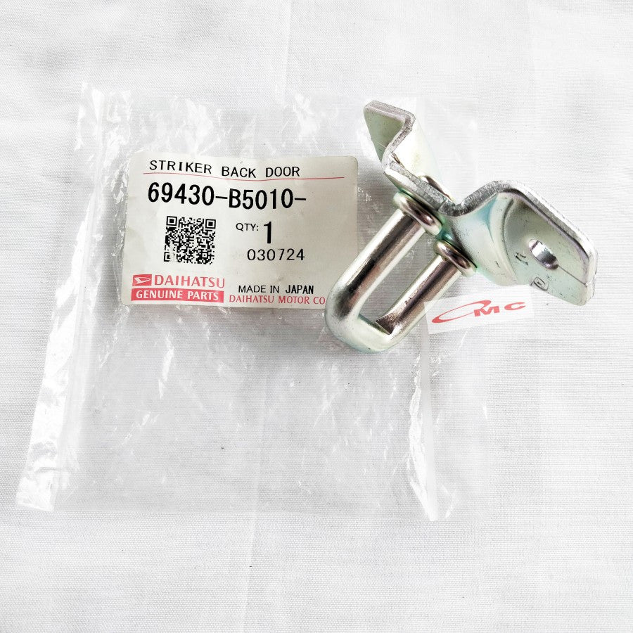 Striker Tahanan Bracket Door Lock Pintu Bagasi Gran Max Original Daihatsu 69430-B5010-000