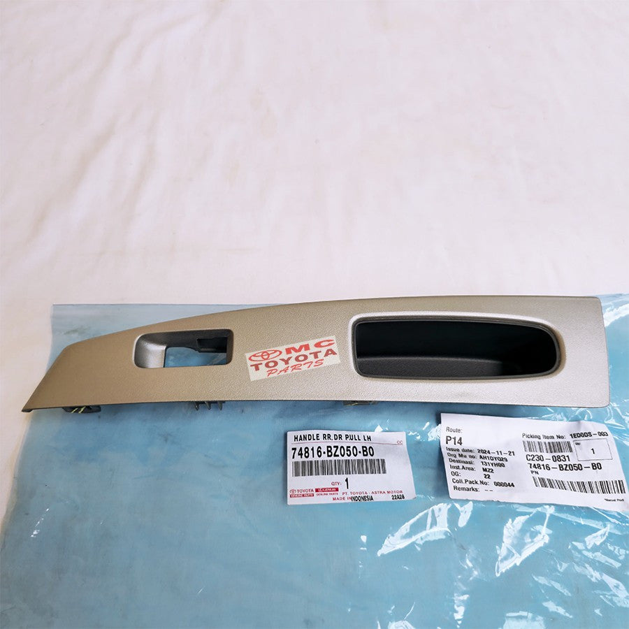 Handle Tarikan Pintu Dalam Panel Power Window Pintu Belakang Tengah Kanan Kiri Agya Ayla Original 74815-BZ060-B0 74816-BZ050-B0