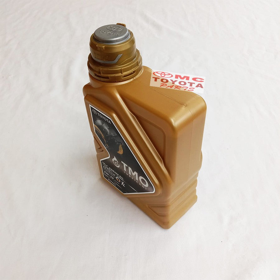Oli Mesin Diesel TOYOTA 5W-30 Kemasan 1 Liter 08880-84044