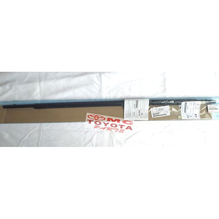 Pelipit Pintu / Karet Kaca Luar Belakang Kanan Innova Reborn 75730-0K030