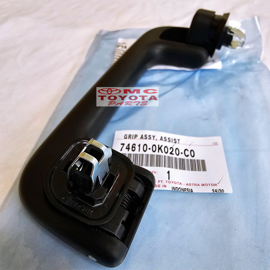 Pegangan Tangan Handle Hand Grip Plafon Atas Depan Belakang Kanan Kiri Innova Reborn Venturer Zenix Fortuner VRZ Original Toyota 74610-0K020-C0