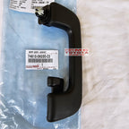 Pegangan Tangan Handle Hand Grip Plafon Atas Pintu Tengah Kanan Kiri Kijang Innova Zenix Reborn Venturer Fortuner VRZ original Toyota 74610-0K030-C0