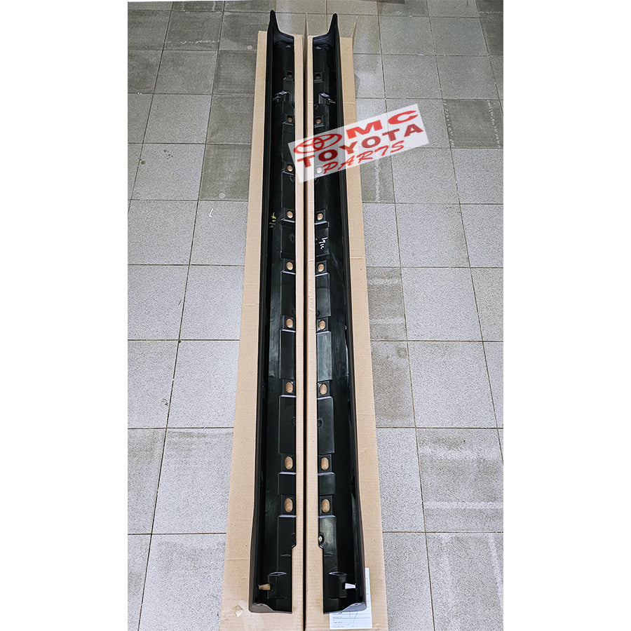 Moulding Rock Panel Cover Side Skrit Bodykit Sisi Bawah Pintu Kanan Kiri New Avanza Veloz 2021 Up Veloz Q 2022 Original Toyota 75852-BZ480 75851-BZ480