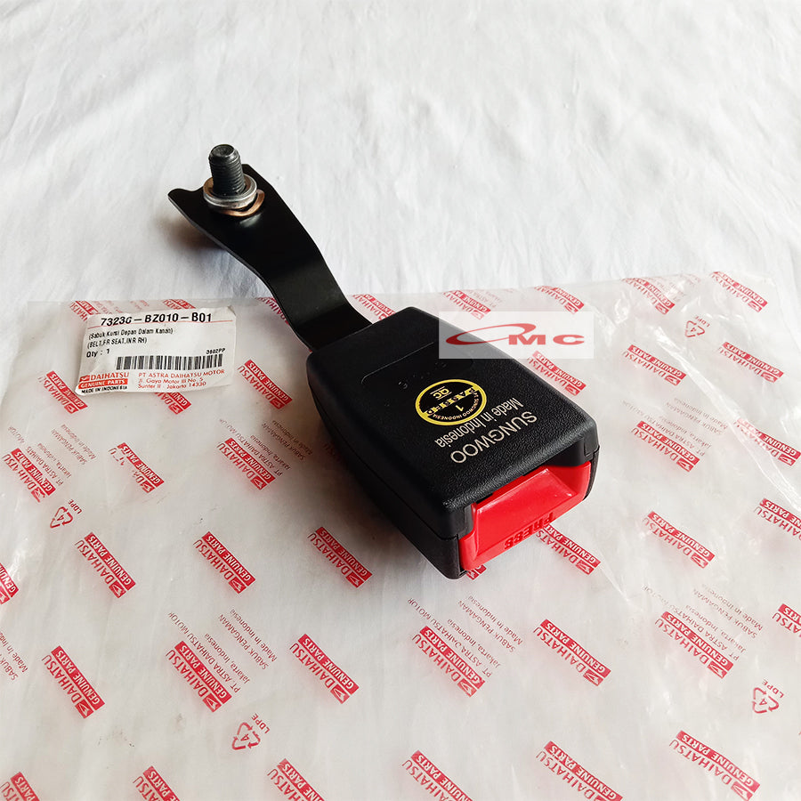 Colokan Safety Belt / Seat Belt Kanan Cream Hitam Avanza Original Daihatsu 73230-BZ010-E01 73230-BZ010-B01