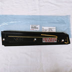 Moulding Cover Rangka Bingkai Kaca Pintu Tengah Bagian Depan Kanan Kiri Toyota Sienta 2016-2022 Original 75761-0D060 / 75762-0D060