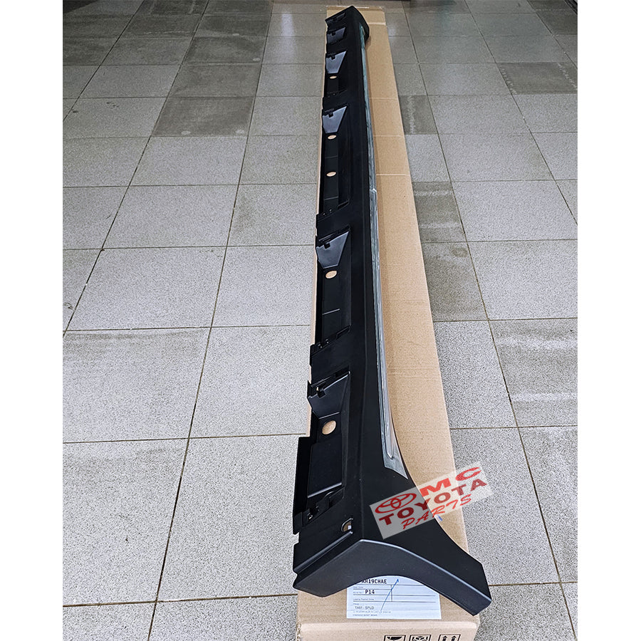 Moulding Rock Panel Cover Side Skrit Bodykit Sisi Bawah Pintu Kanan Kiri All New Innova Venturer Reborn Facelift 2016-2023 original Toyota 75850-YP010 75860-YP010