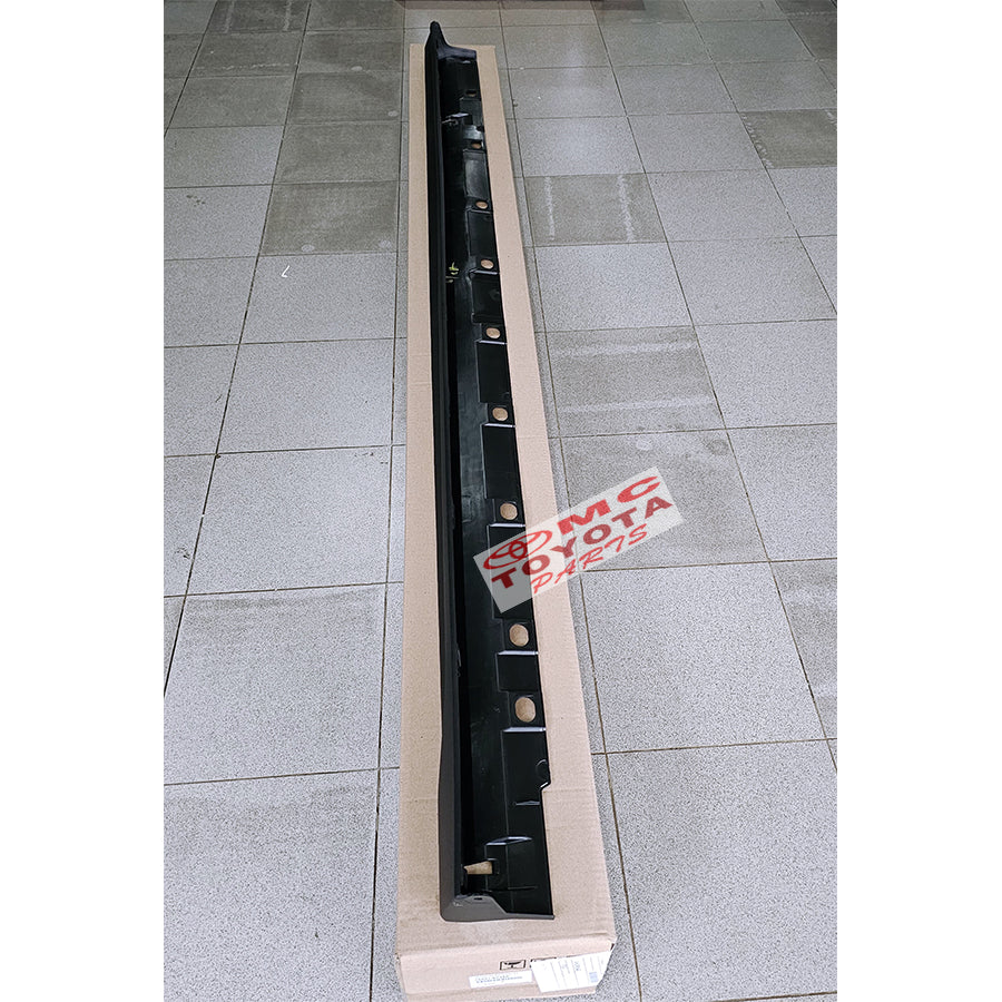 Moulding Rock Panel Cover Side Skrit Bodykit Sisi Bawah Pintu Kanan Kiri New Avanza Veloz 2021 Up Veloz Q 2022 Original Toyota 75852-BZ480 75851-BZ480
