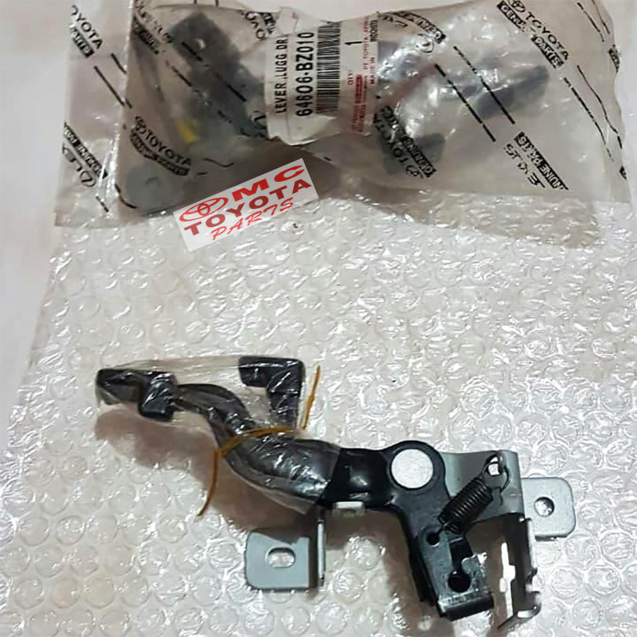 Handle Bukaan Pintu Bagasi & Tutup Tanki Bensin Avanza Xenia Old Tahun Lama 2004-2011 Original 64606-BZ010 Lever Tuas Handle Pembuka Tangki Bensin & Bagasi Handel Handle Knop Tuas Pembuka Bagasi Tutup Bensin Ori