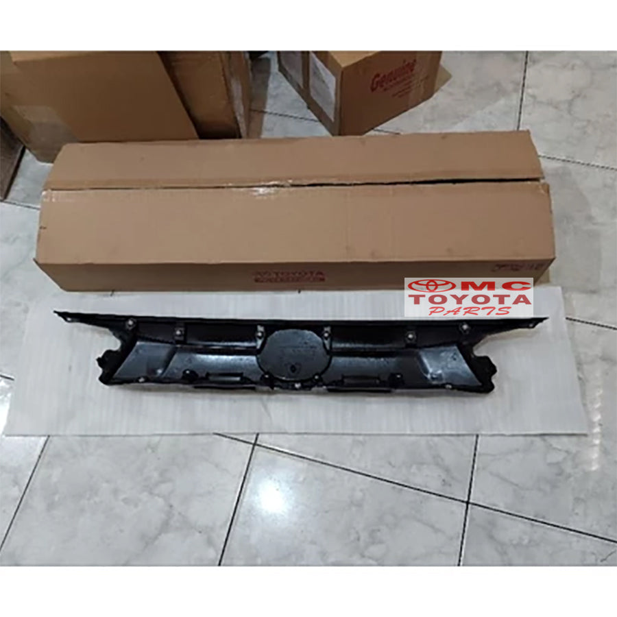 Trunk Lid Trunklid Bagasi Belakang Innova Reborn Venturer Facelift 2016-2022 Hitam Glossy Original Toyota 76801-YY060 Trunklid Lis List Bagasi Innova Venturer Trunklid Lis Pintu Bagasi Garnish Back Door Ori