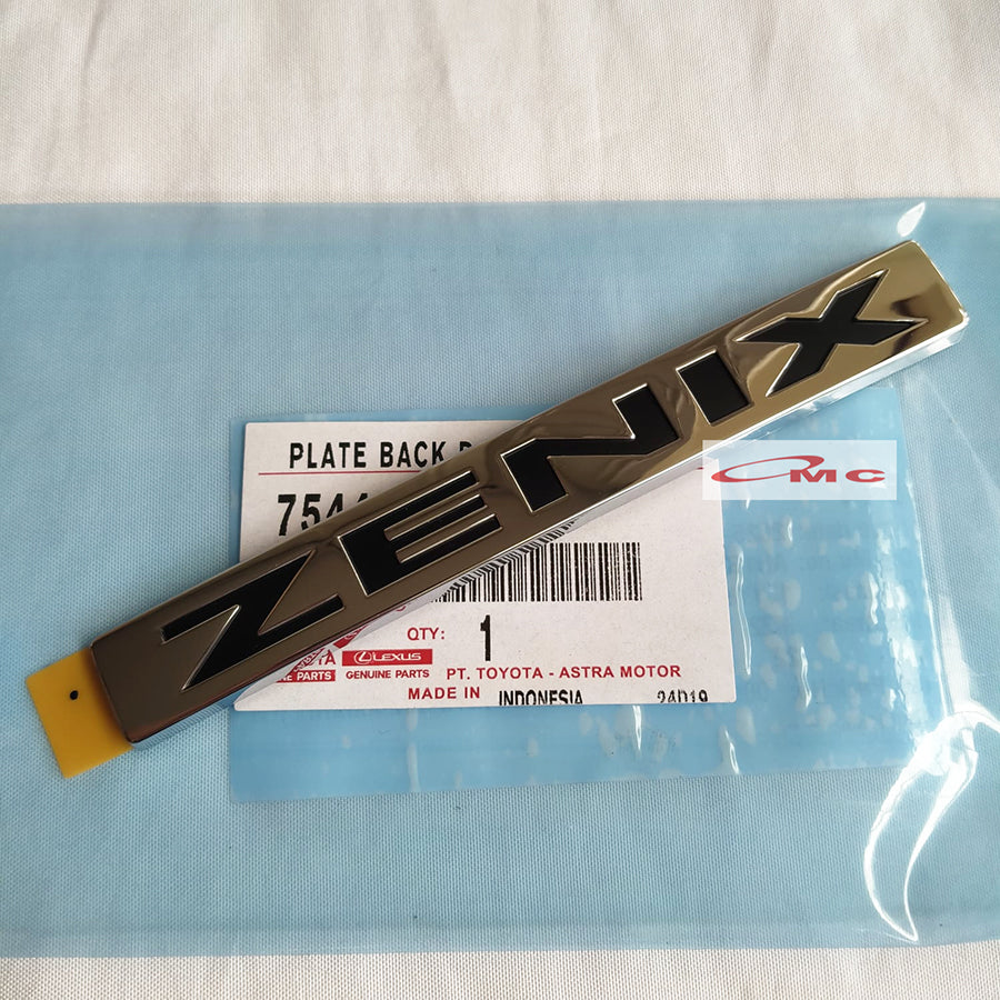 Emblem Logo Tulisan ZENIX Chrome Bagasi Tempelan Logo Belakang Toyota Innova Zenix Original 75441-VT160