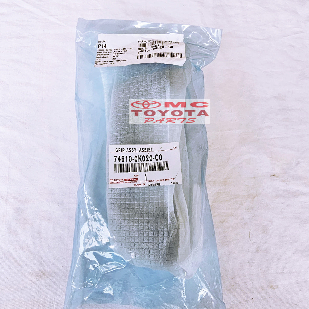 Pegangan Tangan Handle Hand Grip Plafon Atas Depan Belakang Kanan Kiri Innova Reborn Venturer Zenix Fortuner VRZ Original Toyota 74610-0K020-C0