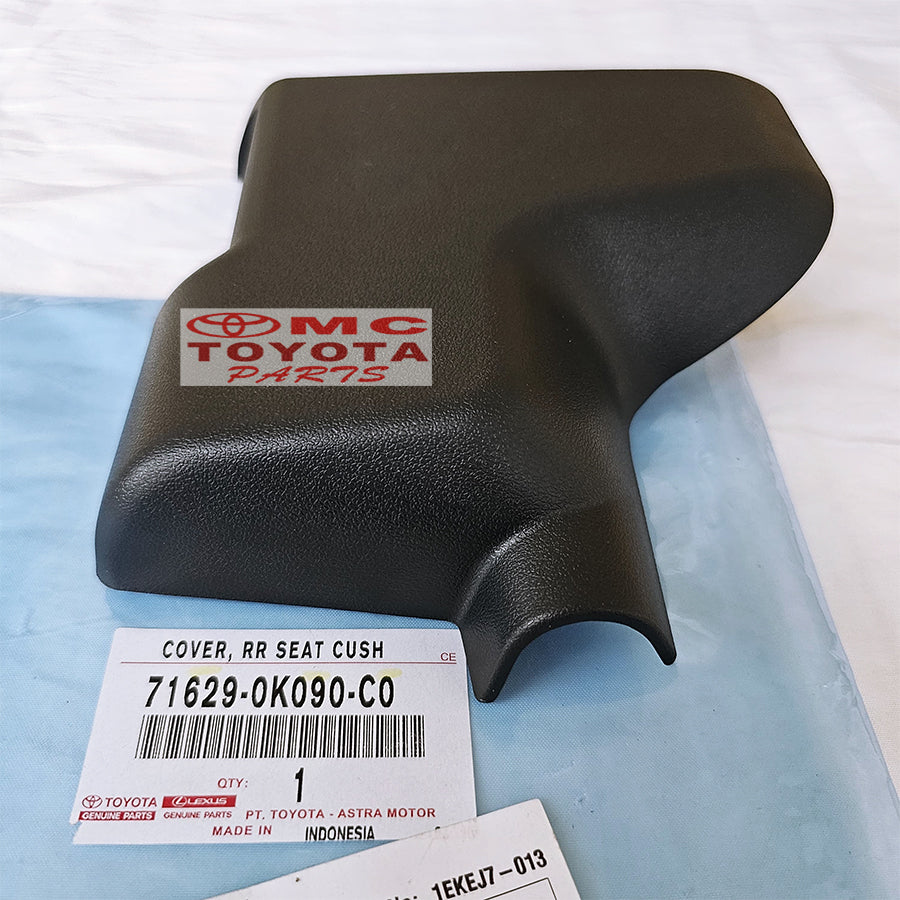 Cover tutup Dudukan Bantalan Engsel Stelan Dudukan  Kaki Jok Belakang Tengah Kanan Kiri Toyota Kijang Innova Verturer Reborn Original 71629-0K090-C0 71629-0K100-C0
