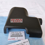 Cover tutup Dudukan Bantalan Engsel Stelan Dudukan  Kaki Jok Belakang Tengah Kanan Kiri Toyota Kijang Innova Verturer Reborn Original 71629-0K090-C0 71629-0K100-C0