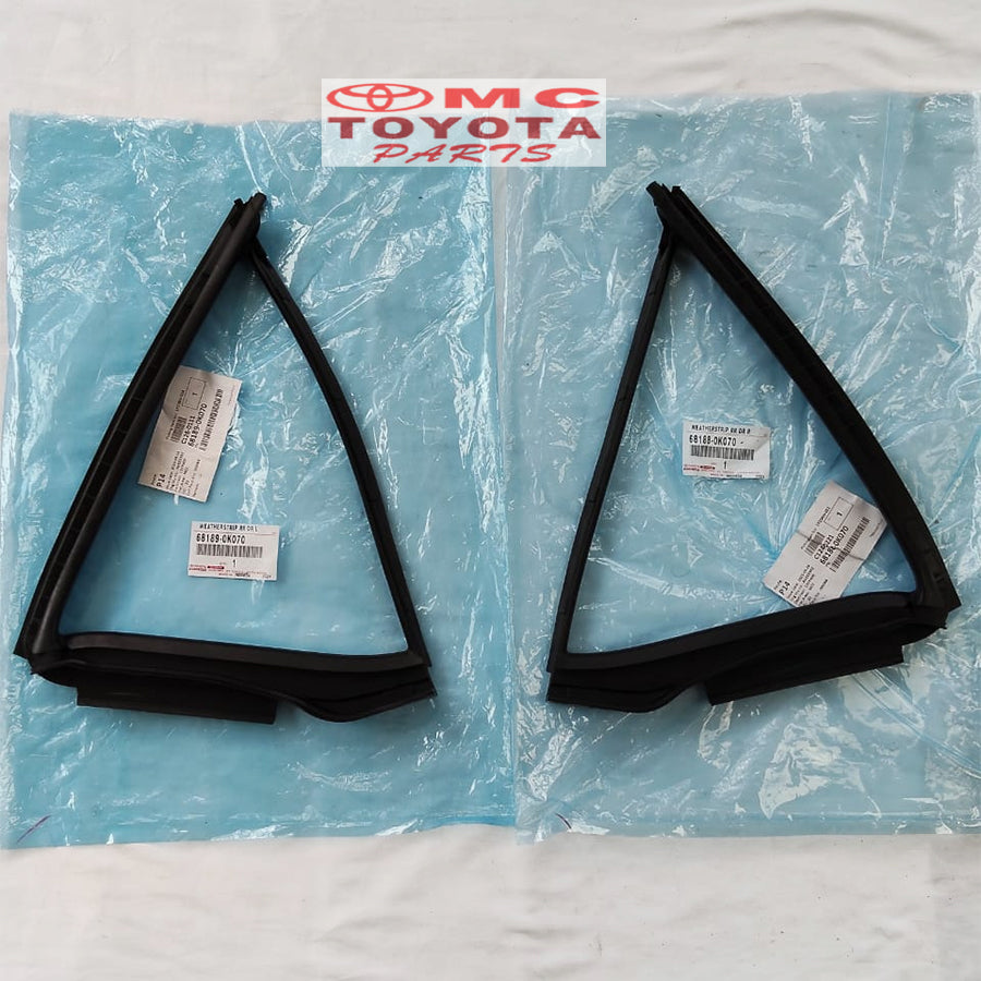 Karet Kaca Segitiga Pintu Belakang Kanan Kiri Fortuner VRZ Original 68188-0K070 / 68189-0K070 Karet Segitiga Kaca Belakang Pintu Tengah